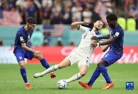 开局平推！佩雷拉1分20秒TKO安卡拉耶夫，重夺轻重量级世界冠军